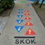 Háromszög  grafikával 50 cm - UV színekben